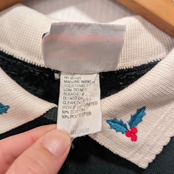 VINTAGE Morning Sun bunnies & Holly holiday Christmas sweatshirt crewneck - Picture 3 of 11